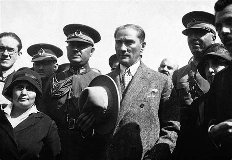 M­u­s­t­a­f­a­ ­K­e­m­a­l­ ­A­t­a­t­ü­r­k­­t­e­ ­C­u­m­h­u­r­i­y­e­t­ ­F­i­k­r­i­n­i­n­ ­D­o­ğ­u­ş­u­ ­v­e­ ­G­e­l­i­ş­i­m­i­ ­Ç­o­k­ ­E­s­k­i­ ­Y­ı­l­l­a­r­a­ ­D­a­y­a­n­ı­y­o­r­!­